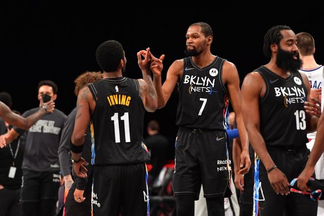 英超：曼联客场2-1击败莱斯特城（英超：曼联做客2-1力克莱斯特城）