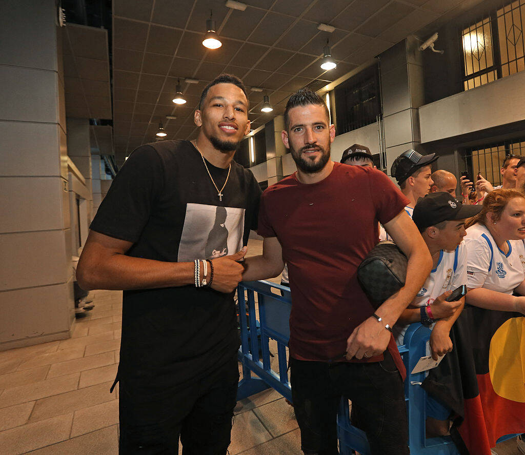 米体：莱奥两个儿子将观看米兰德比，这是他们第一次现场观赛（米体：莱奥两个儿子将首度现场观战米兰德比）