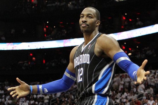 内雷斯灵光闪现，霍伊伦进球嗅觉敏锐，那不勒斯敲开胜利之门！（内雷斯灵感闪耀，霍伊伦把握良机，那不勒斯赢得三分！）