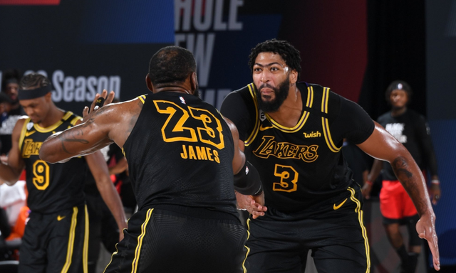 官方：佩德里荣获本赛季巴萨球员奖，生涯第二次获此殊荣（官宣：佩德里当选巴萨本赛季最佳球员，职业生涯第二度加冕）