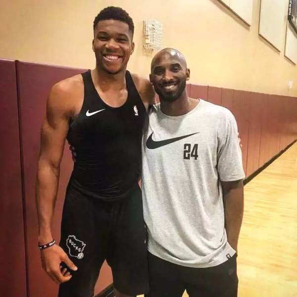 媒体人：某直播平台获得新赛季CBA版权，将直播部分场次（媒体人士称某直播平台已拿下新季CBA版权 将直播部分比赛场次）