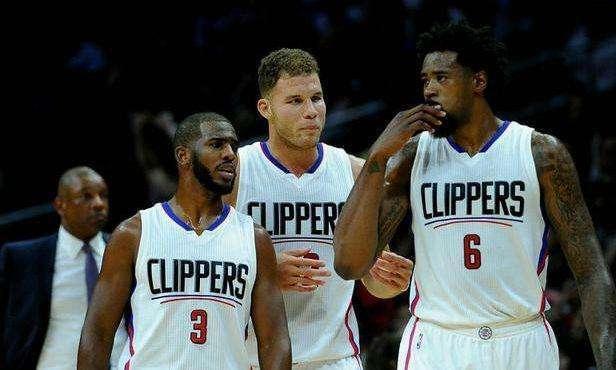 加泰电台：拉波尔塔想请前球员回诺坎普拍照，梅西不太可能去（加泰电台：拉波尔塔拟邀昔日球员回诺坎普合影，梅西出席可能性不大）