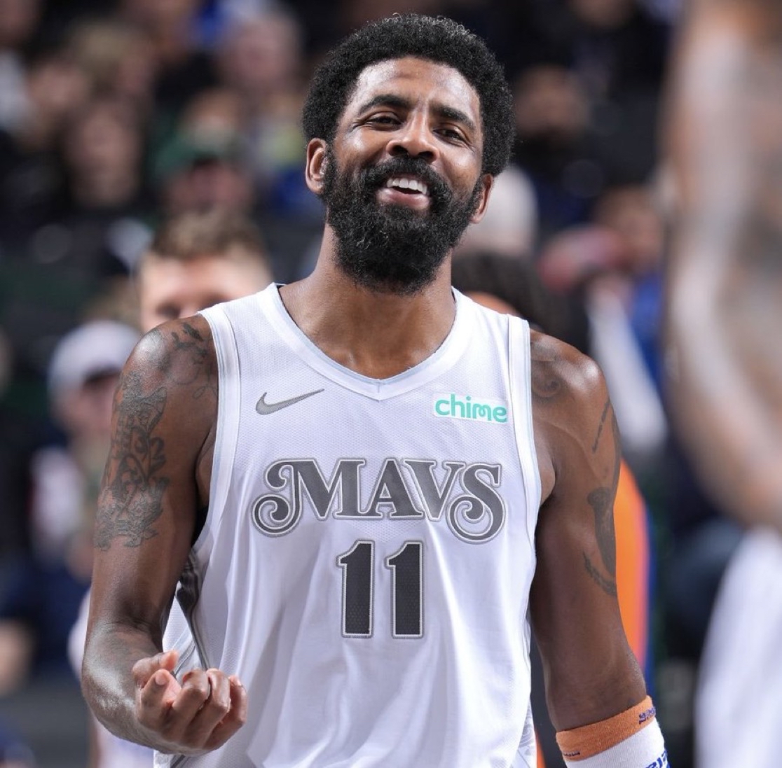 贝尔：被西媒抨击后我没有哭过，被批评我会继续奔跑和大笑（贝尔：遭西媒炮轰也未落泪，受批评仍会奔跑大笑）