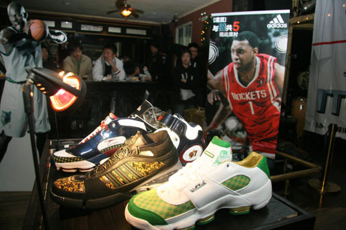 连续9场参与进球！奥亚萨瓦尔创西班牙队105年纪录（奥亚萨瓦尔连续9场制造进球，刷新西班牙队105年纪录）