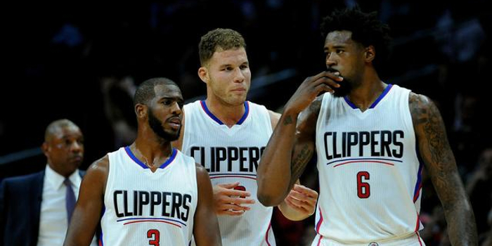 英超：曼城主场3-0完胜诺维奇（英超：曼城主场三球零封诺维奇）