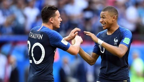 完胜河南队，北京国安第5次登顶足协杯：击败渴望创造历史的黑马，球队期望一扫阴霾（北京国安第5度问鼎足协杯：完胜渴望改写历史的河南黑马，球队期待一扫阴霾）