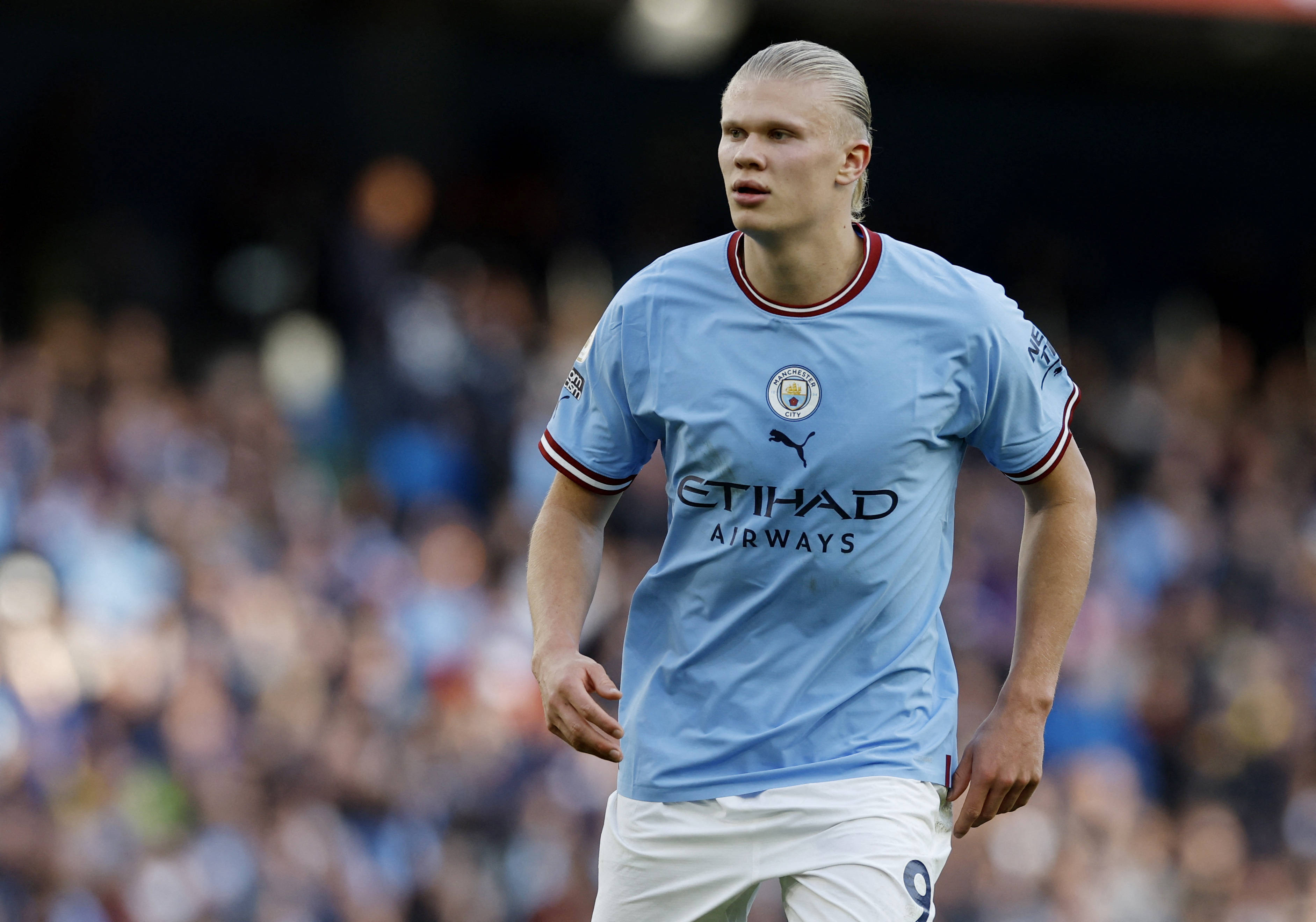 足坛17位亿欧先生分布：英超西甲各7人领跑 意甲...（足坛17位转会费过亿欧球星分布：英超、西甲各7人领跑，意甲紧随其后）