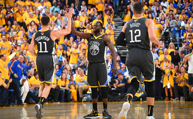 得分创老鹰生涯新高！波神17中11高效砍下29分7篮板（老鹰生涯得分新高！波神17投11中高效轰下29分7板）