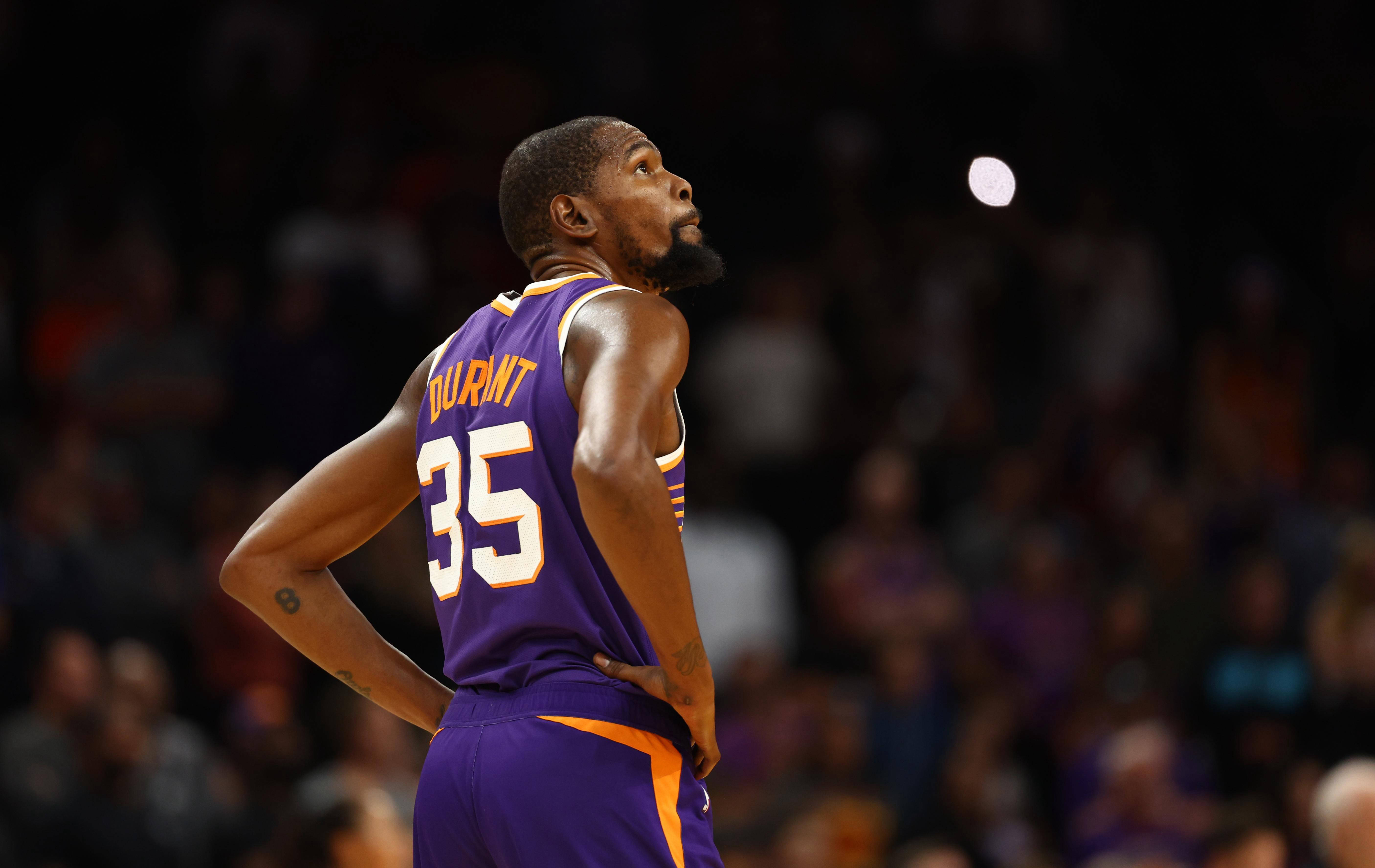 中超11月最佳球员候选：法比奥领衔，王燊超、吴曦、侯森在列（中超11月最佳球员候选出炉：法比奥领衔，王燊超、吴曦、侯森入围）