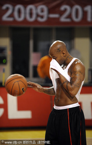 总是那几个人！湖人主帅气炸 公开痛批有球员不够努力（又是那些人！湖人主帅发飙，公开指责部分球员不够努力）