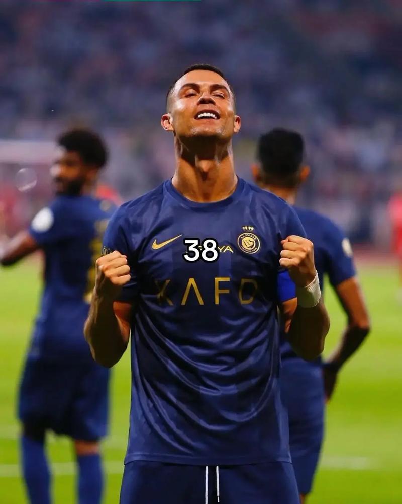 埃迪-豪：曼联整体表现有很大的提升；我们在努力改进防守（埃迪-豪：曼联整体进步显著，我们正致力于加强防守）