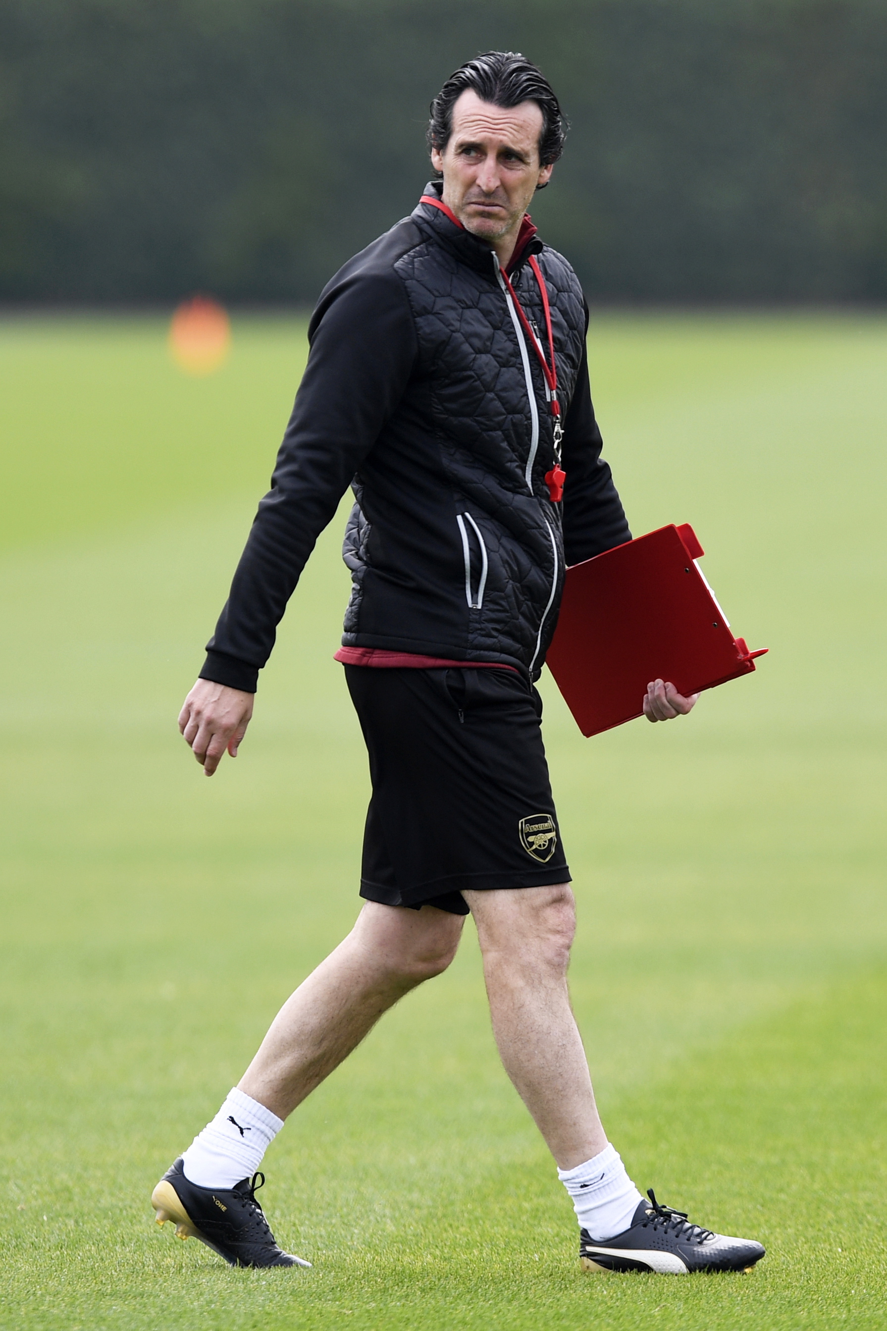 内维尔投资的索尔福德城发布新队徽，下个赛季开始使用（索尔福德城（内维尔投资）发布新队徽，将于下赛季启用）